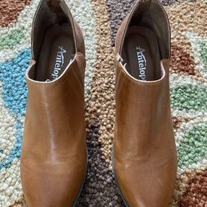 Antelope Women's Brown Ankle Booties